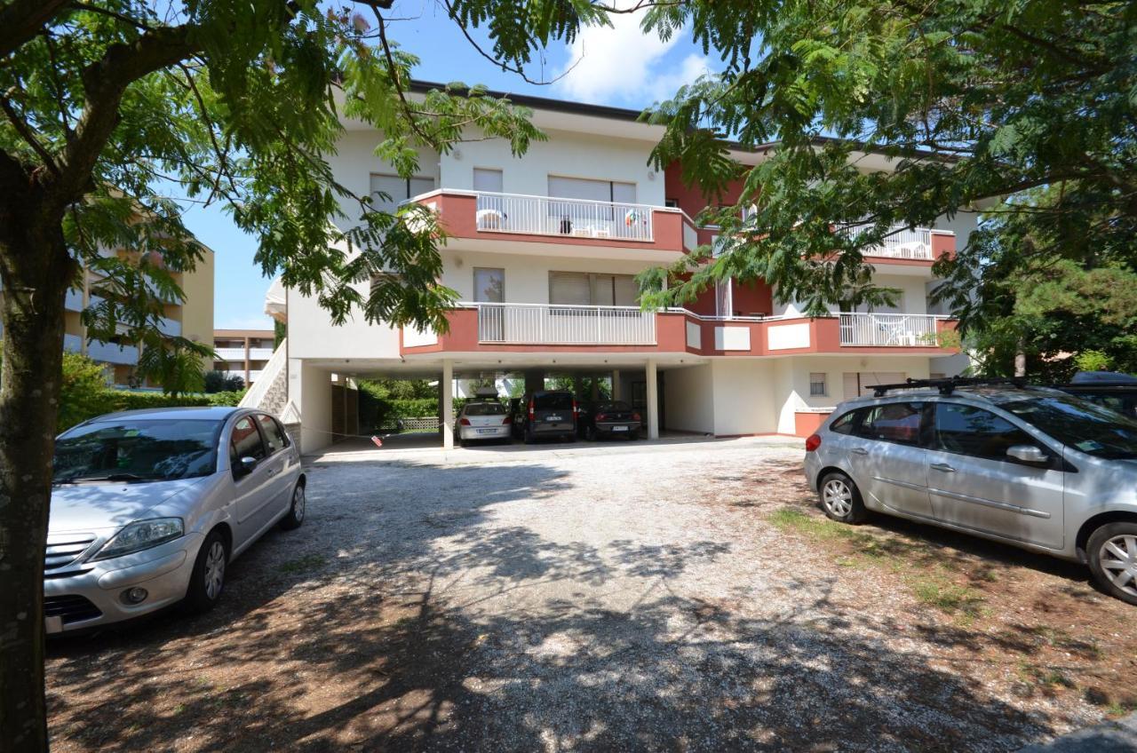 Appartamenti Massimo Bibione Exterior photo